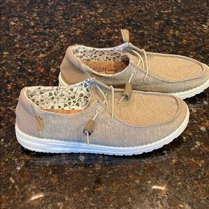 Hey Dude shoes, Wendy Sage Chambray size 8 US women’s eu 39, cork insoles, nice